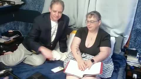 Snapshot of sunflowerbrandy72 chatting on February 19, 2025, 6:22 am Sunflower Brandy and Hard JO online show from February 19, 2025, 6:22 am