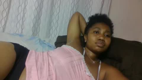 Snapshot of surbelle chatting on April 23, 2026, 4:42 pm surbelle online show from April 23, 2026, 4:42 pm