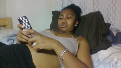 Snapshot of surbelle chatting on April 26, 2026, 11:57 pm surbelle online show from April 26, 2026, 11:57 pm