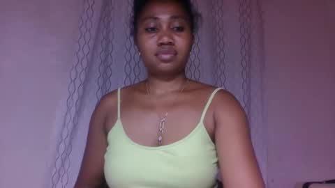 Snapshot of surbelle chatting on April 27, 2026, 12:47 pm surbelle online show from April 27, 2026, 12:47 pm