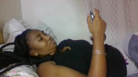 Snapshot of surbelle chatting on May 1, 2026, 4:11 pm surbelle online show from May 1, 2026, 4:11 pm