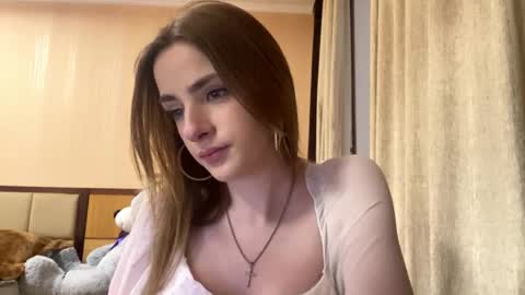 Snapshot of suzannetigerino chatting on April 28, 2026, 5:18 pm Emila online show from April 28, 2026, 5:18 pm
