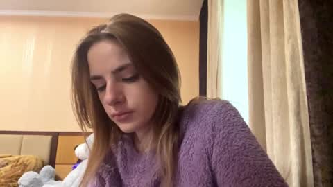 Snapshot of suzannetigerino chatting on May 10, 2026, 7:13 am Emila online show from May 10, 2026, 7:13 am