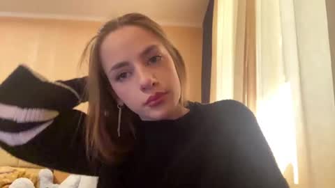 Snapshot of suzannetigerino chatting on May 15, 2026, 12:12 pm Emila online show from May 15, 2026, 12:12 pm