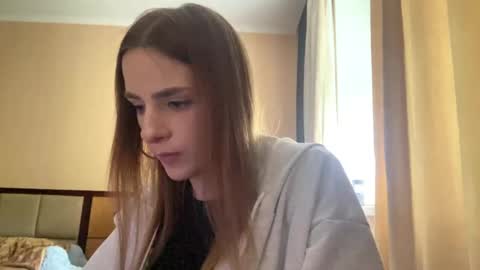 Snapshot of suzannetigerino chatting on May 22, 2026, 1:06 pm Emila online show from May 22, 2026, 1:06 pm