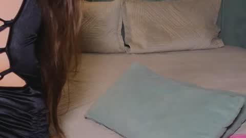 Snapshot of sweet_haeven chatting on June 26, 2026, 7:07 pm Im Mia.LOVELY PATTERNS 100 120 160 200 my toy buzzes from 2 tip online show from June 26, 2026, 7:07 pm