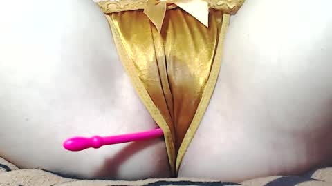 Kitten online show from May 26, 2026, 6:42 am