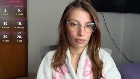 Snapshot of sweet_moon_v_ chatting on June 13, 2026, 5:11 pm sweet_moon_v_ online show from June 13, 2026, 5:11 pm