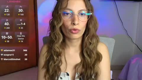 Snapshot of sweet_moon_v_ chatting on June 14, 2026, 2:24 am sweet_moon_v_ online show from June 14, 2026, 2:24 am