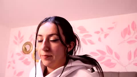 Sammy Lauren online show from July 14, 2026, 10:21 am