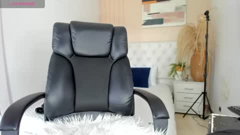 Yeileen online show from July 14, 2026, 7:08 pm