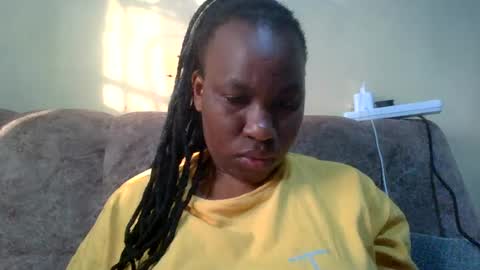 sweetdiva2012 online show from July 18, 2026, 4:38 am