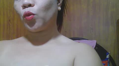 sweeteyes69xx online show from August 2, 2026, 4:22 am