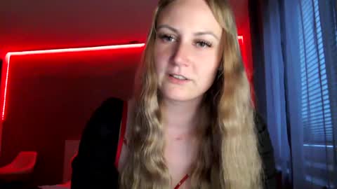 sweetgermangoddess online show from July 7, 2026, 6:23 pm
