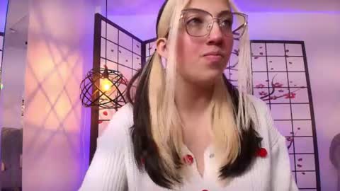 sweetlyundone online show from June 28, 2026, 7:42 pm
