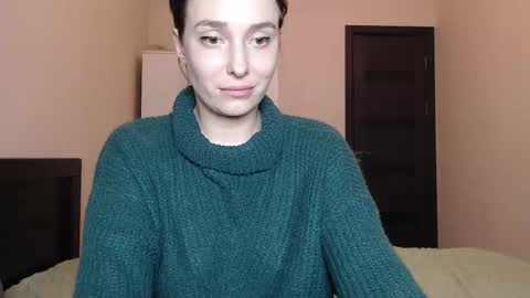 Mia online show from May 28, 2026, 5:43 pm