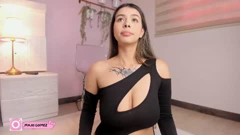 Snapshot of sweett_mia1 chatting on July 16, 2026, 1:50 pm M I A online show from July 16, 2026, 1:50 pm