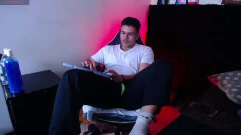 Snapshot of sweettguy_ chatting on July 23, 2026, 3:54 pm Jei online show from July 23, 2026, 3:54 pm