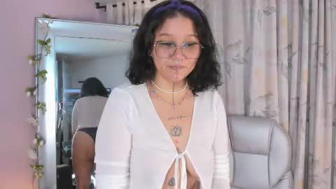 Snapshot of sylvara_bx chatting on July 9, 2026, 12:42 pm online show from July 9, 2026, 12:42 pm