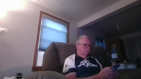 tacrunner66_ online show from June 25, 2026, 1:37 pm