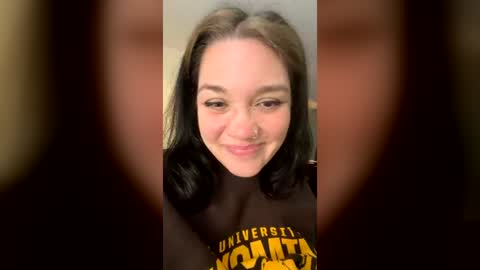 Snapshot of taliawill chatting on June 16, 2026, 4:04 am Talia online show from June 16, 2026, 4:04 am