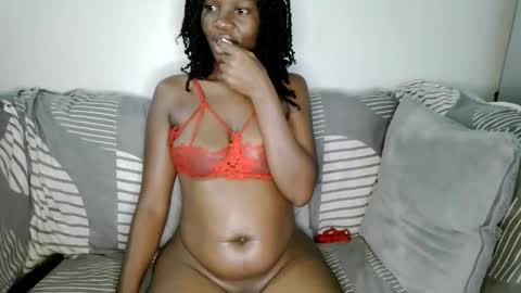 Snapshot of tallhornybear chatting on May 31, 2026, 8:32 pm KIMBERLY online show from May 31, 2026, 8:32 pm