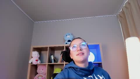 tammy_bellini_ online show from July 8, 2026, 1:26 pm