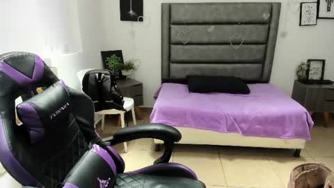 Snapshot of tania_duque chatting on July 6, 2026, 4:09 pm Tania online show from July 6, 2026, 4:09 pm