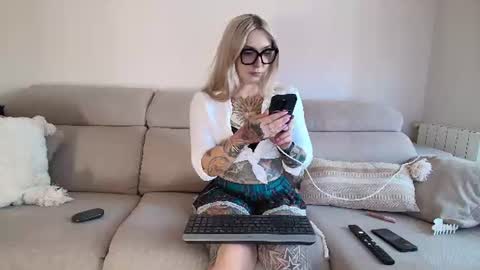 Snapshot of tattoobbgirl chatting on July 2, 2026, 5:08 pm tattoobbgirl online show from July 2, 2026, 5:08 pm