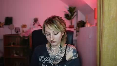 TattooedBlonde18 online show from June 23, 2026, 6:17 pm