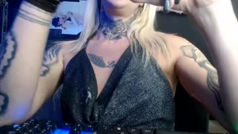 tatuada_safada online show from July 12, 2026, 11:51 pm