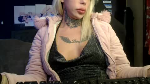 tatuada_safada online show from July 14, 2026, 12:13 am