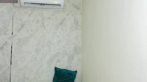 taylor_gil0 online show from June 29, 2026, 12:27 pm