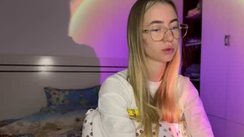 tessa_calmness online show from June 25, 2026, 3:50 am