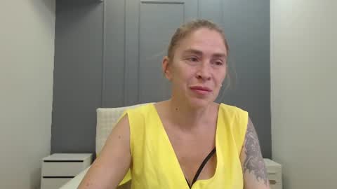 Snapshot of tessadaybreak chatting on July 18, 2026, 7:45 am tessadaybreak online show from July 18, 2026, 7:45 am