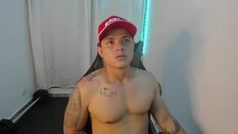 Snapshot of teylor_fel chatting on January 18, 2025, 6:34 am Teylor Fel online show from January 18, 2025, 6:34 am