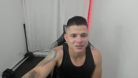 Snapshot of teylor_fel chatting on January 19, 2025, 3:29 am Teylor Fel online show from January 19, 2025, 3:29 am