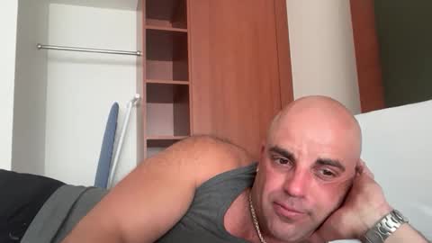 Snapshot of thebuzz777 chatting on November 6, 2025, 10:10 pm theBuzz777 online show from November 6, 2025, 10:10 pm
