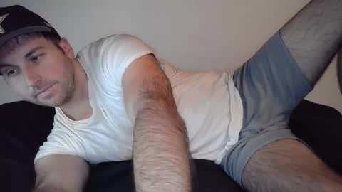 Snapshot of theetwohander chatting on April 22, 2026, 12:13 am Theetwohander online show from April 22, 2026, 12:13 am