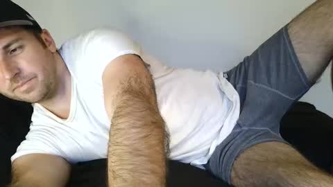 Snapshot of theetwohander chatting on May 11, 2026, 9:45 pm Theetwohander online show from May 11, 2026, 9:45 pm