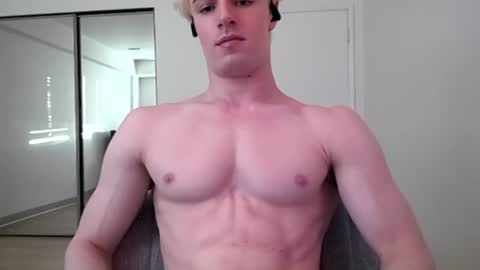 Snapshot of thelevimeyers chatting on June 9, 2026, 2:01 am thelevimeyers online show from June 9, 2026, 2:01 am