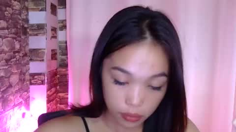thessssy online show from April 16, 2026, 9:39 pm