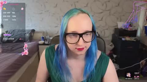 Snapshot of thetrixy chatting on May 17, 2026, 7:17 am The Great And Powerful Trixie online show from May 17, 2026, 7:17 am