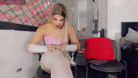 Snapshot of thiara_veky chatting on July 16, 2026, 7:42 pm Thiara online show from July 16, 2026, 7:42 pm