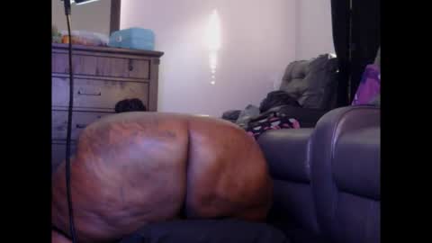 Snapshot of thickumzz41 chatting on May 26, 2026, 12:17 am Thickumzz41 online show from May 26, 2026, 12:17 am