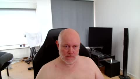 thomas806035 online show from August 7, 2026, 7:21 am