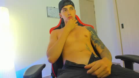 thomas_foxx online show from April 10, 2026, 5:12 am
