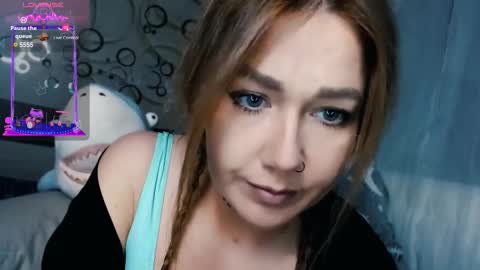 tiameow online show from November 12, 2025, 7:57 pm