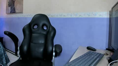 Snapshot of tiara_latina chatting on May 12, 2026, 11:46 pm Tiara online show from May 12, 2026, 11:46 pm