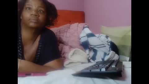 Snapshot of tinagiant chatting on June 11, 2026, 8:34 am tinagiant online show from June 11, 2026, 8:34 am